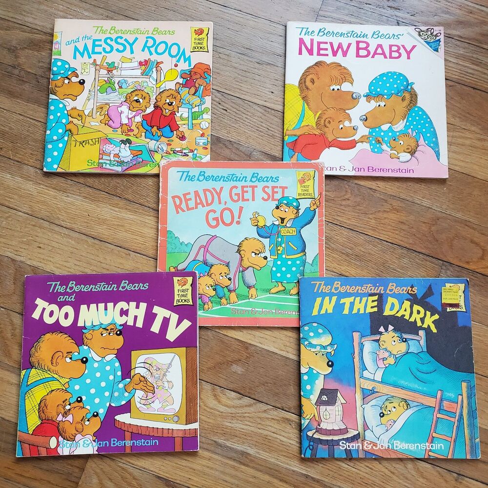 The Bearenstain Bears childrens paperback book bundle (5) vintage